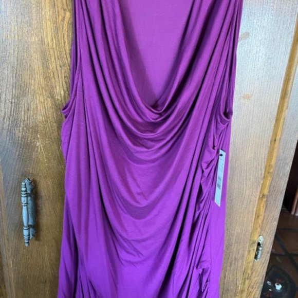 Elie Tahari - Picture 7 of 10